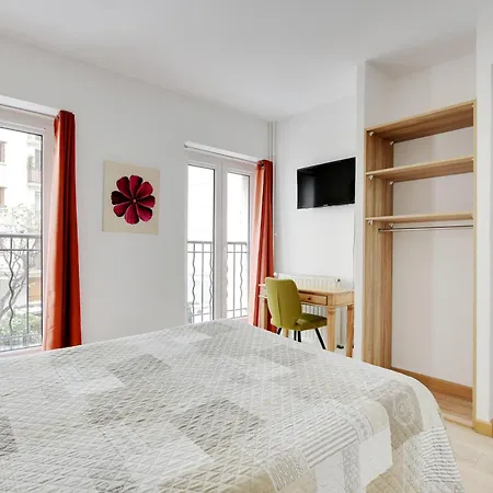 De L'europe 2* Paris