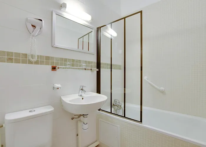 De L'europe 2* Paris